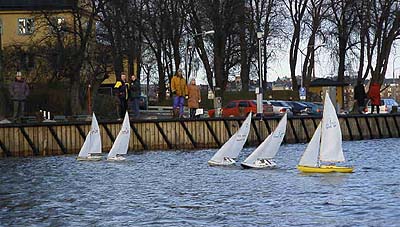 miniF14.jpg (34769 bytes)